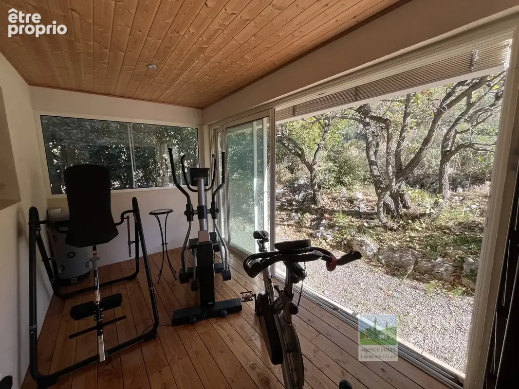 Splendide Villa Contemporaine 5 Chambres - Terrain 1699 m2 avec Piscine - Vue Panoramique - Espace bien-être - photo 22