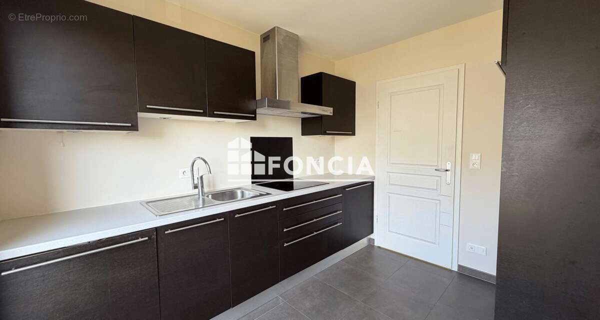 Au calme, dans une impasse située Metz Queuleu, bel appartement F3 avec terrasse, garage et parking - photo 6
