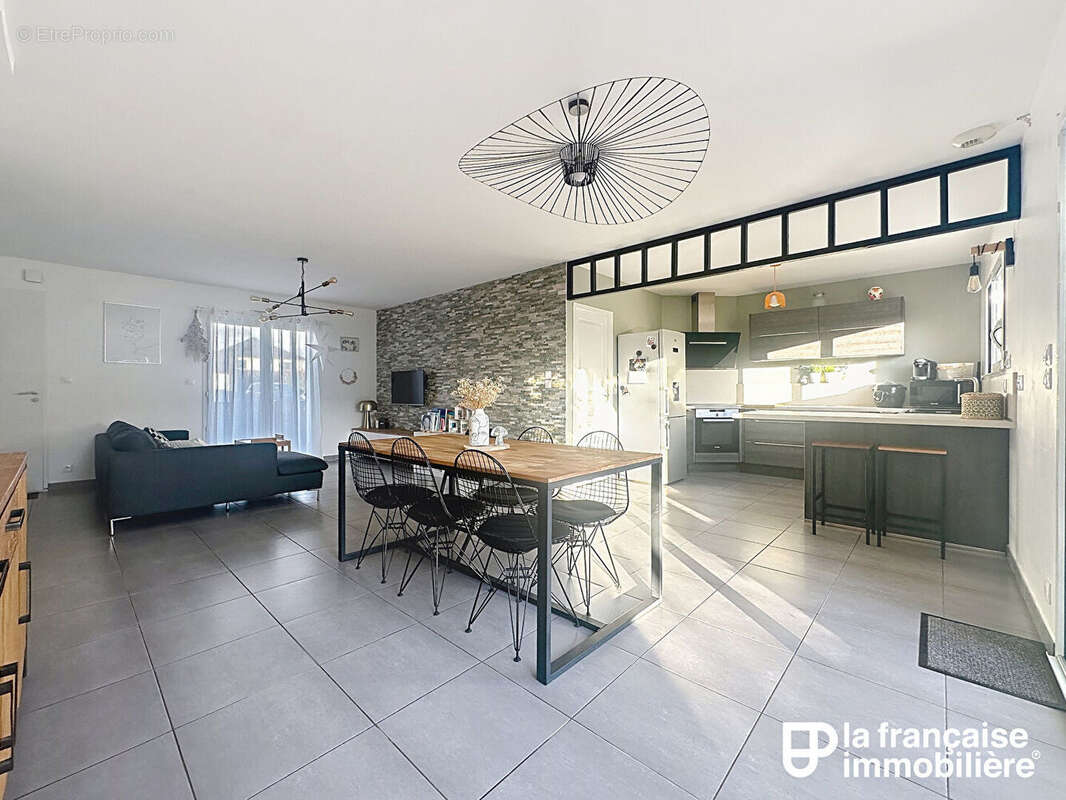 Maison à PIRE-SUR-SEICHE