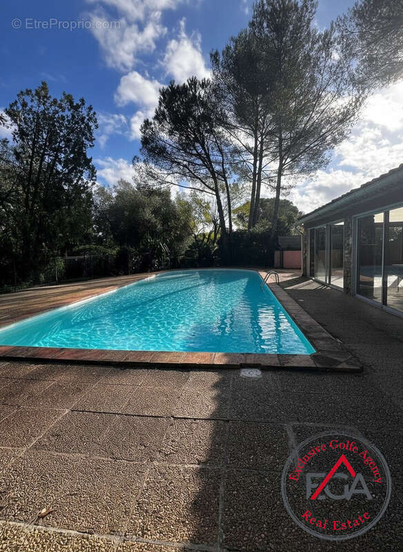 Espace Piscine - Appartement à LA CROIX-VALMER