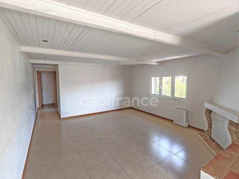 Appartement à MONTAUROUX