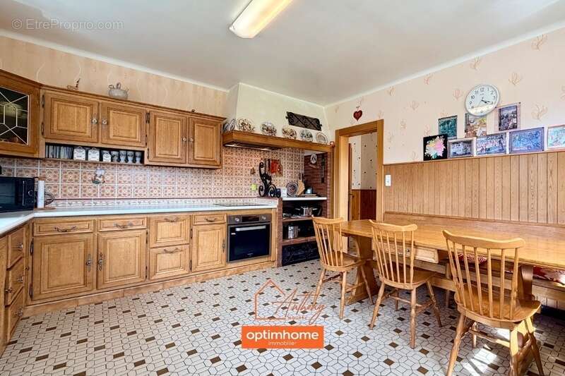 Maison familiale 210 m² - 5 chambres - dépendance - terrain 1873 m² - Bruyères centre (88) - photo 7
