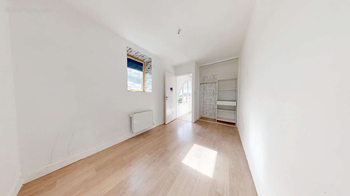 Appartement à SARTROUVILLE