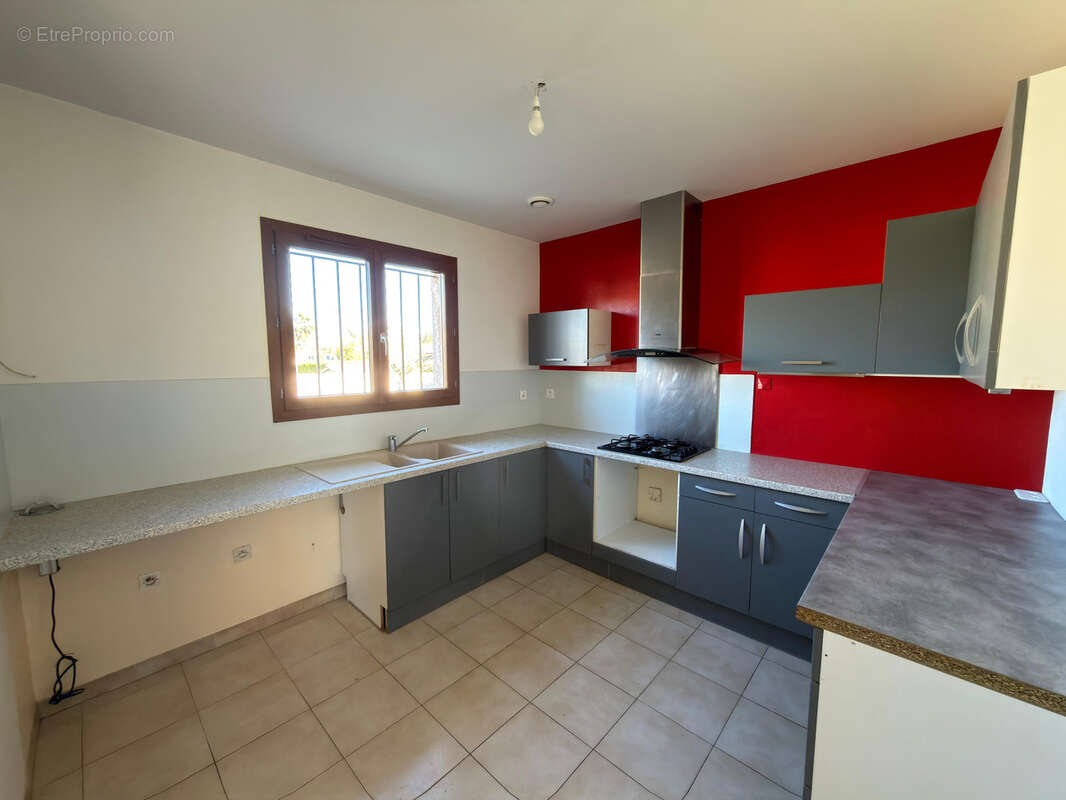 Maison à SAINT-QUENTIN-LA-POTERIE