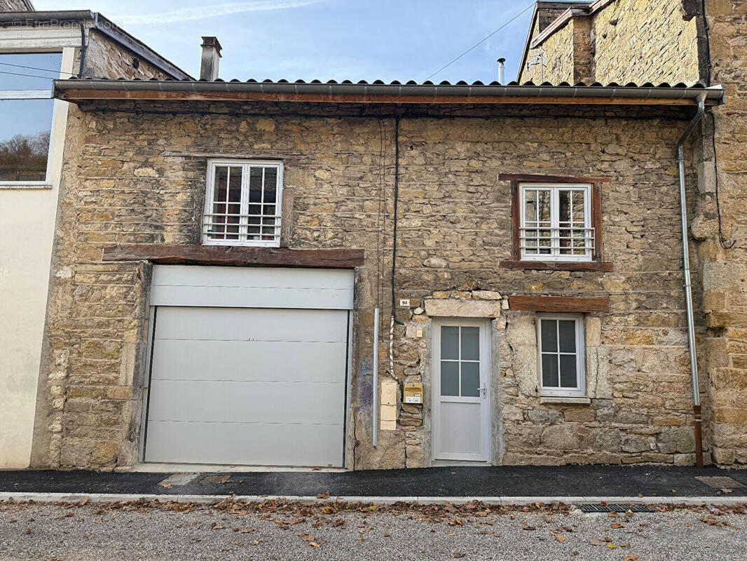 Maison à JUJURIEUX