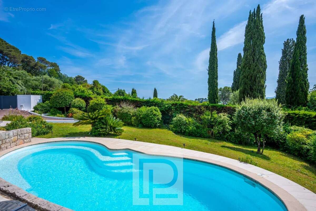 Maison à MOUGINS