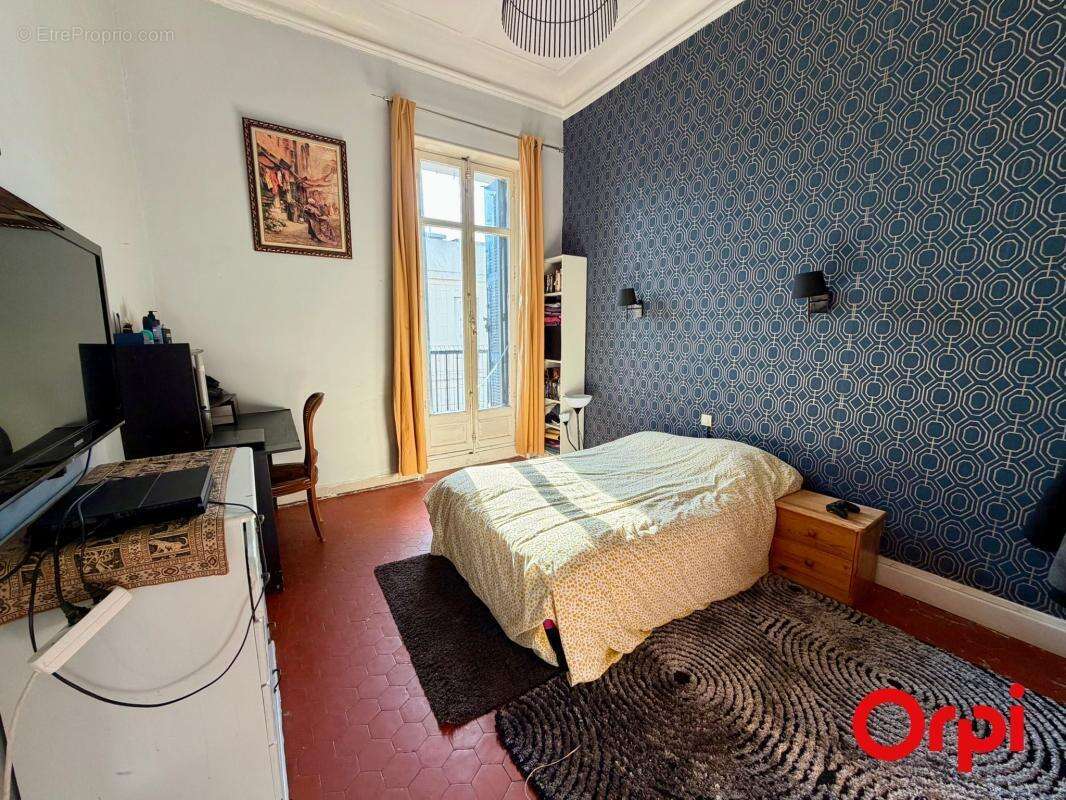 Appartement à MARSEILLE-1E