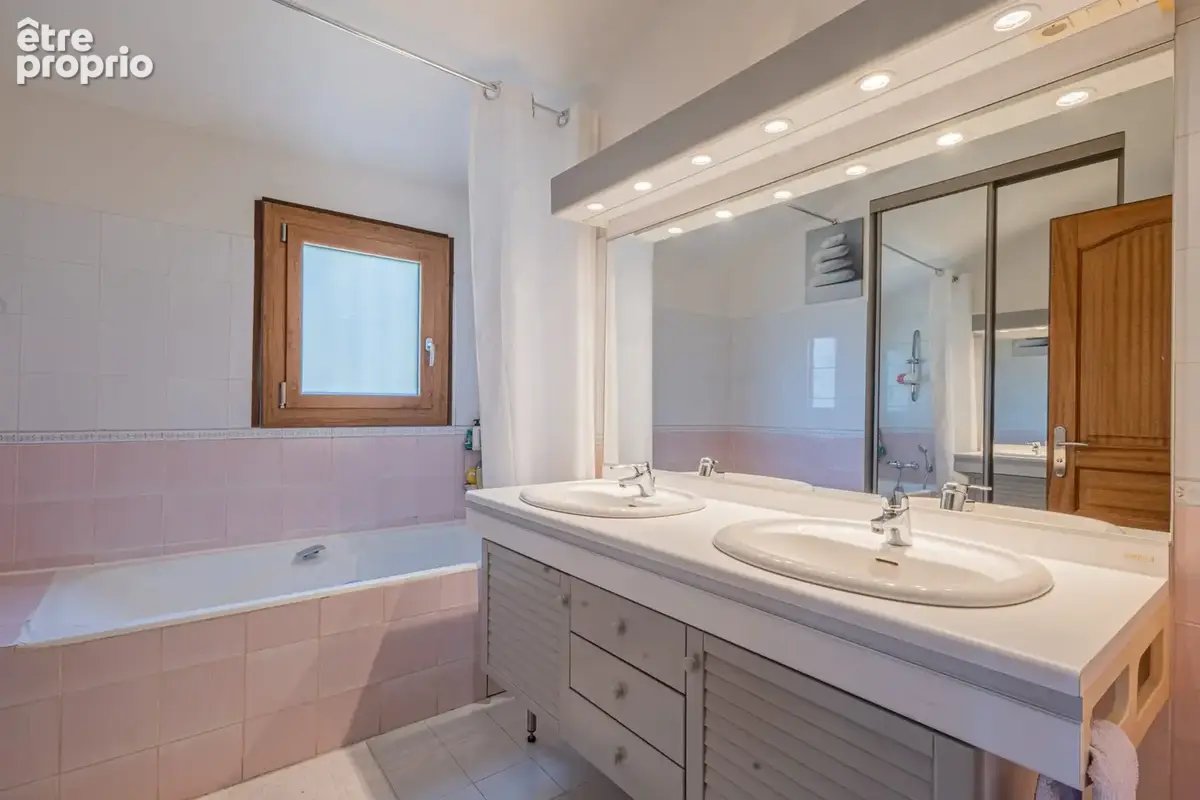 Maison 8 pièces 181 m² à vendre à Nice (06200) - photo 9