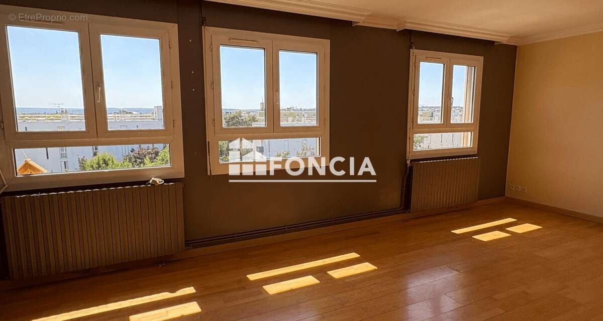Appartement à SARTROUVILLE