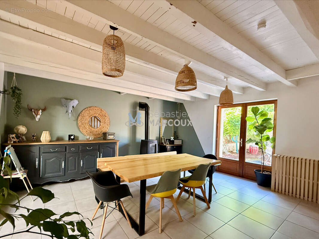 Maison à MORNAND-EN-FOREZ