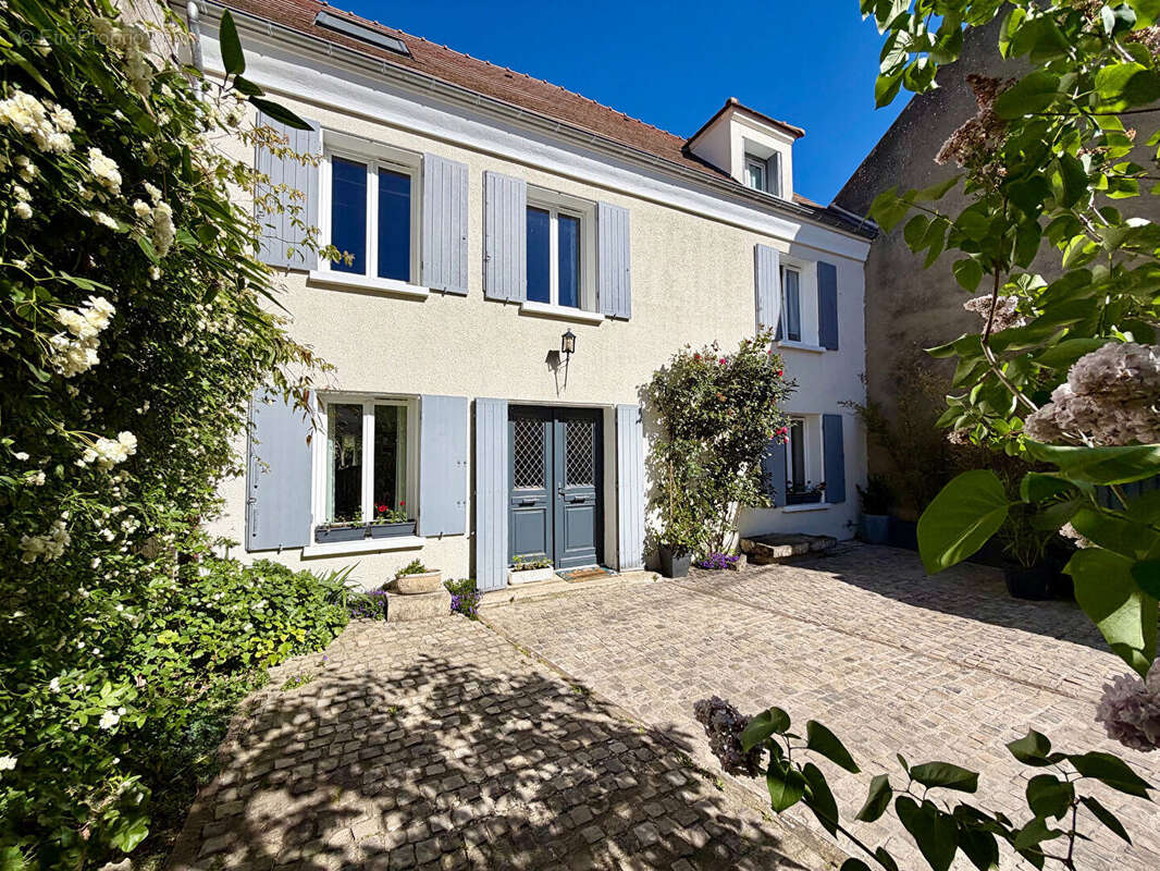 Maison à QUINCY-VOISINS