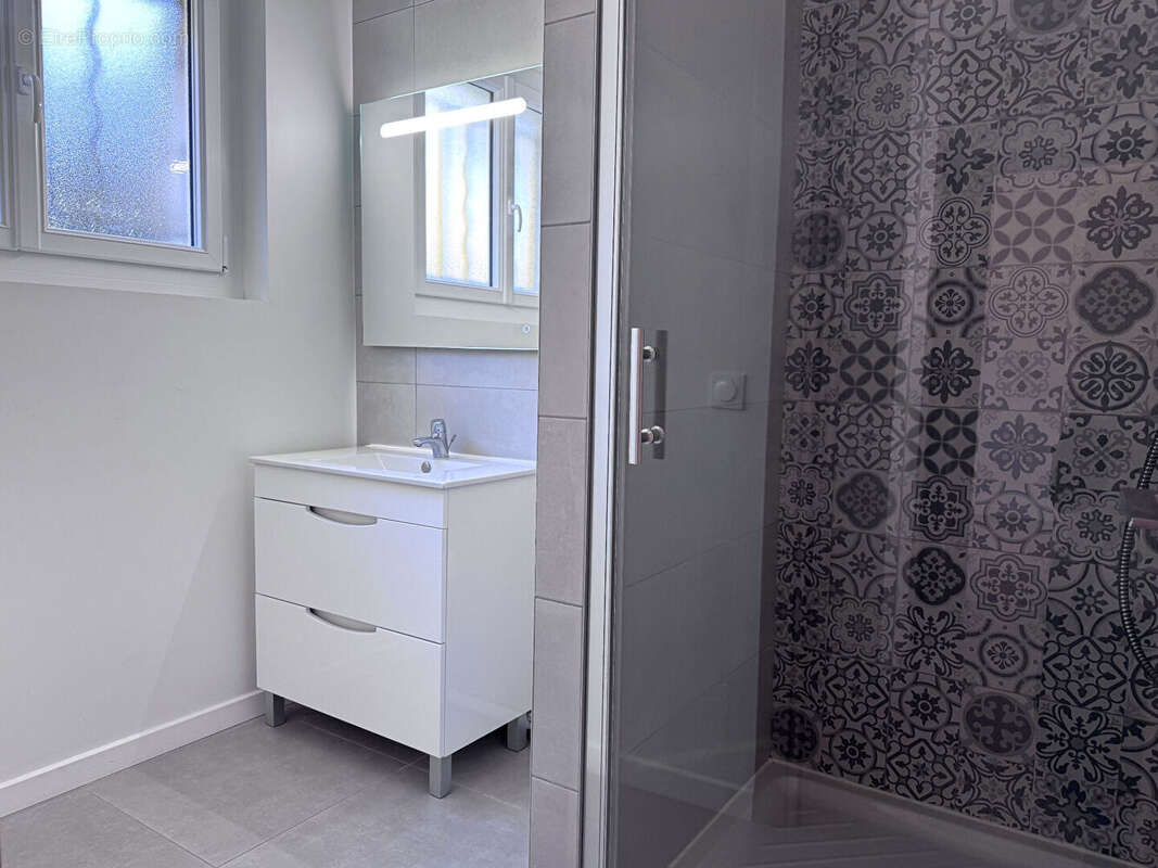 Appartement à VILLENEUVE-LES-AVIGNON