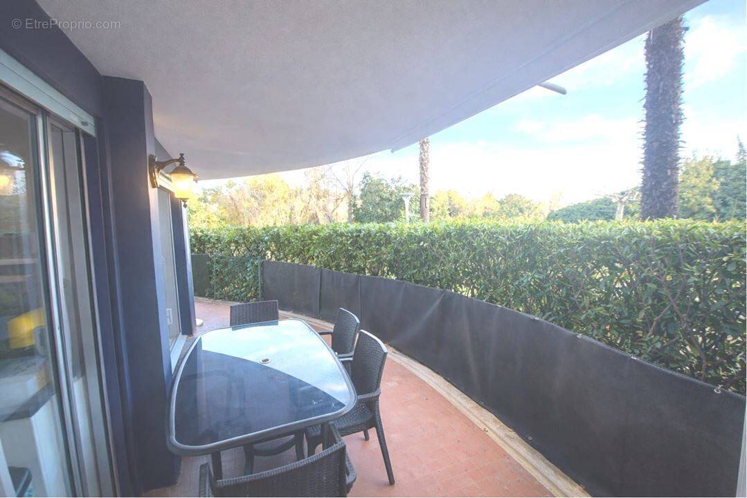 Appartement à MANDELIEU-LA-NAPOULE