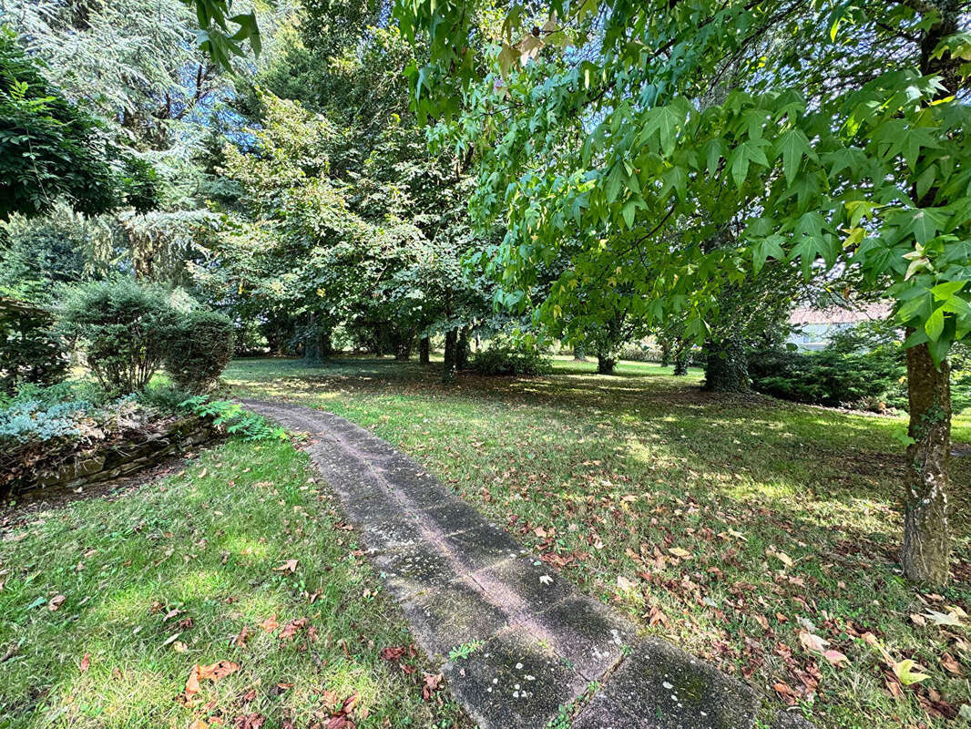 Maison à SAINT-JULIEN-DES-LANDES