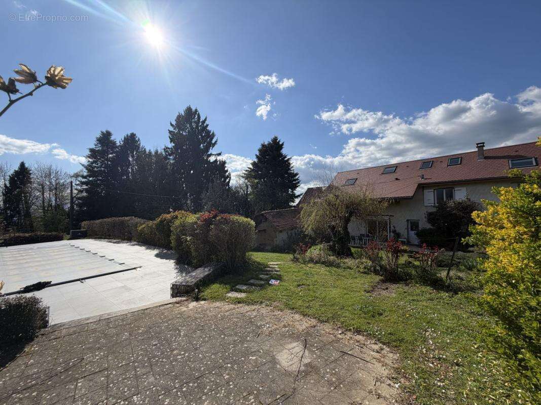 Maison à SAINT-GENIX-SUR-GUIERS