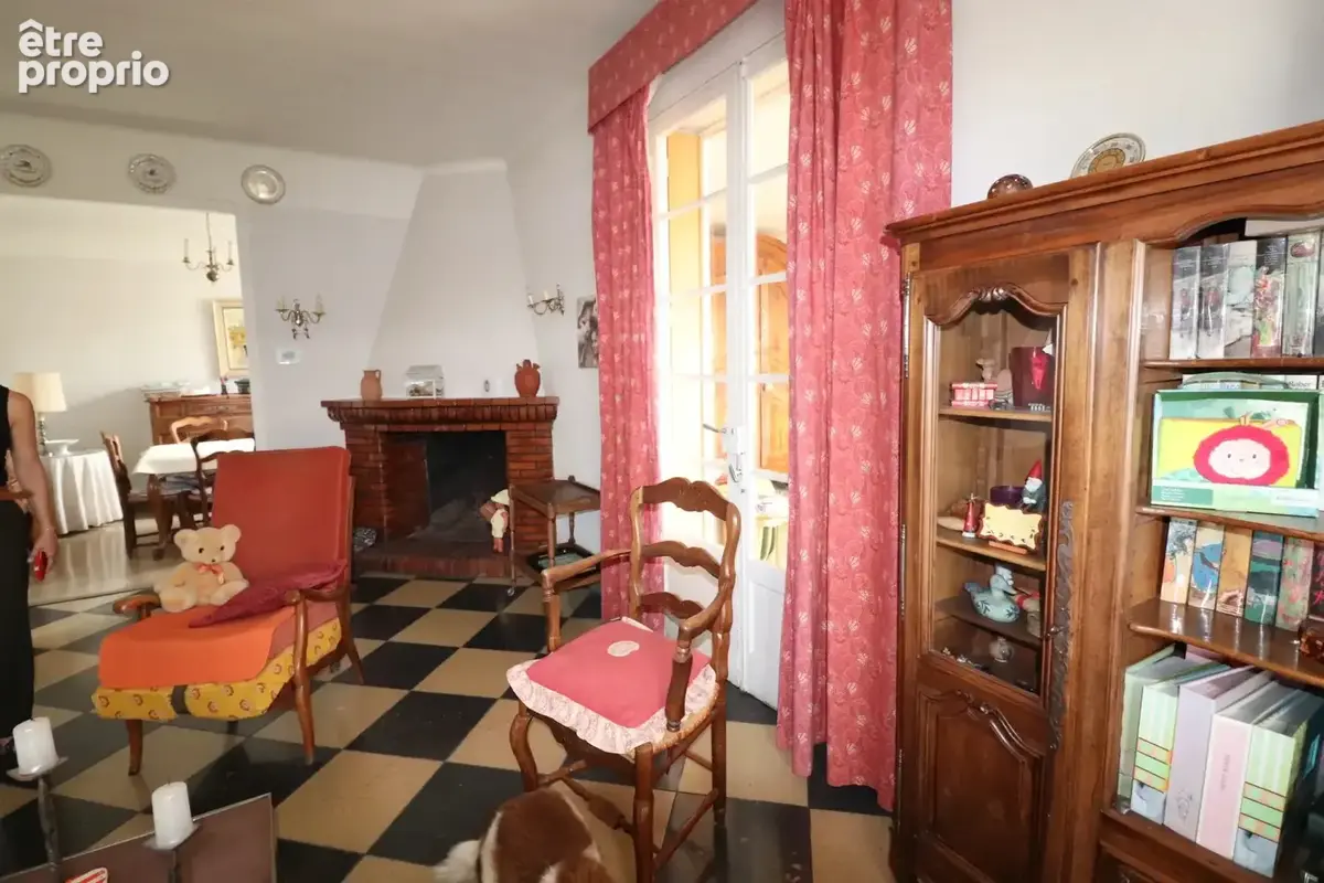 Grande maison 7P , Atelier , 2 Garages , Combles et Appartement  sur Terrain de 600 m2 - photo 10