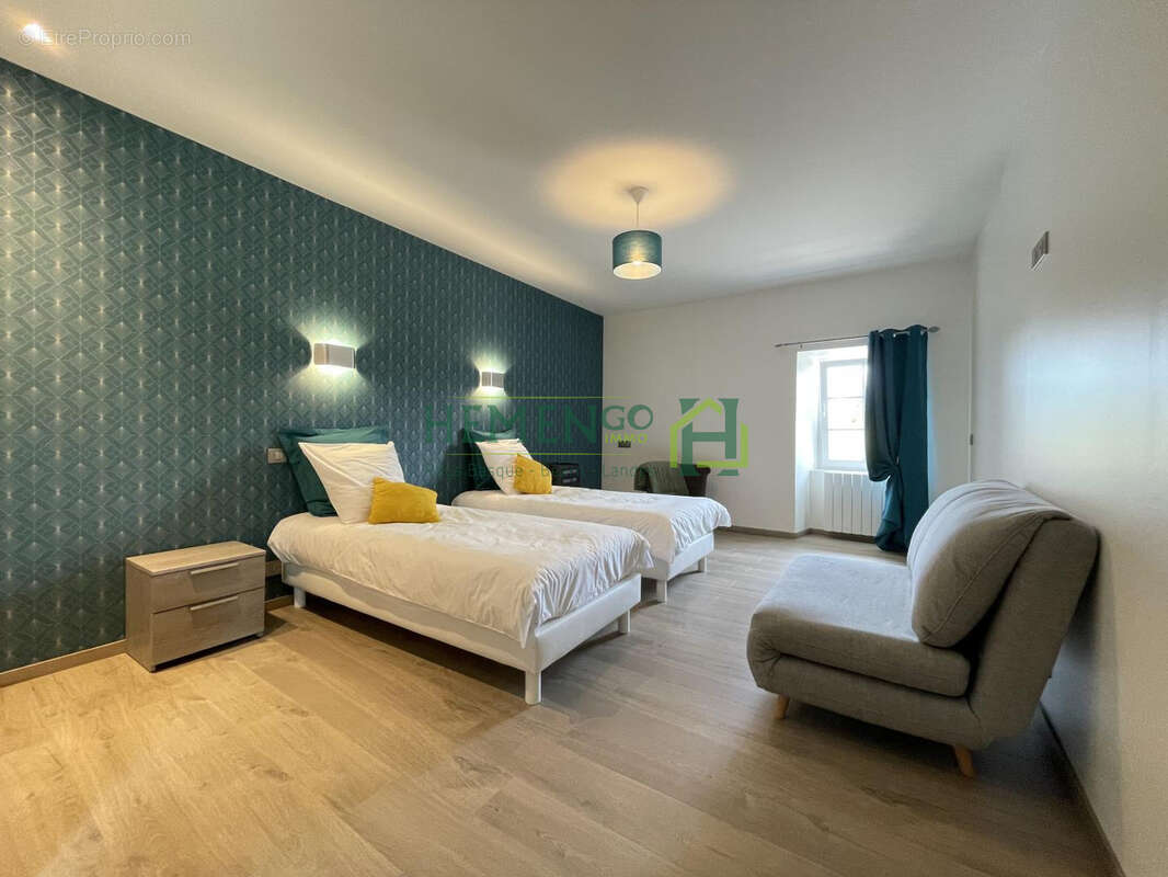 Authenticité et modernité : magnifique ferme rénovée avec gîte et dépendances proche de Saint-Palais - photo 8