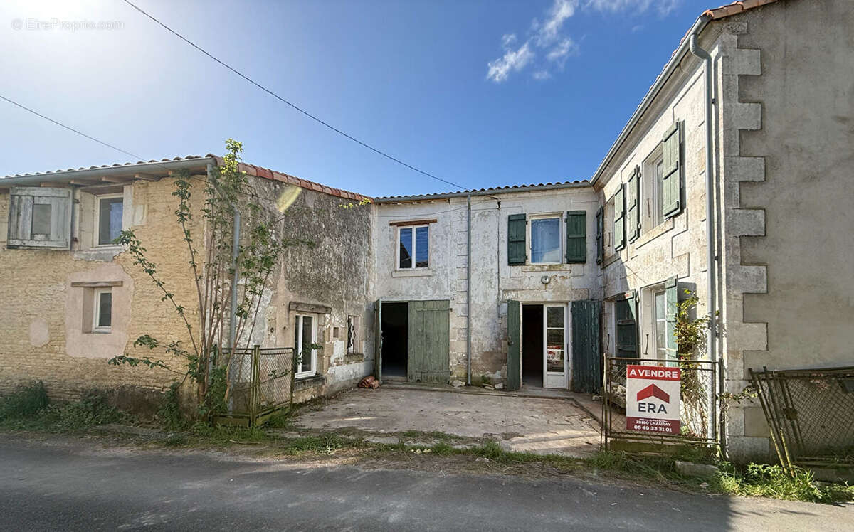 Maison à SAINT-HILAIRE-LA-PALUD