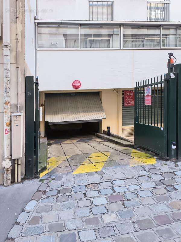 Parking à PARIS-20E