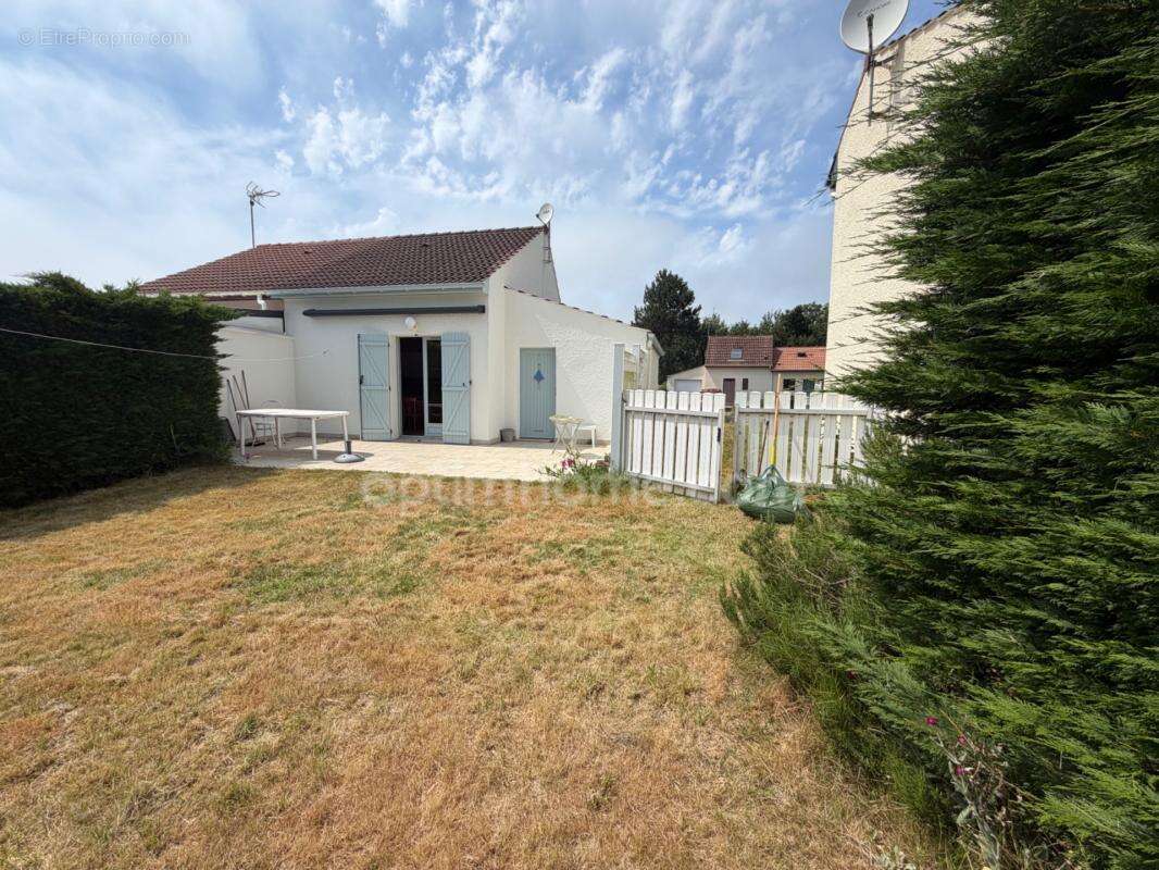 Maison 2 chambres avec jardin – Sainte-Cécile-Plage - photo 4