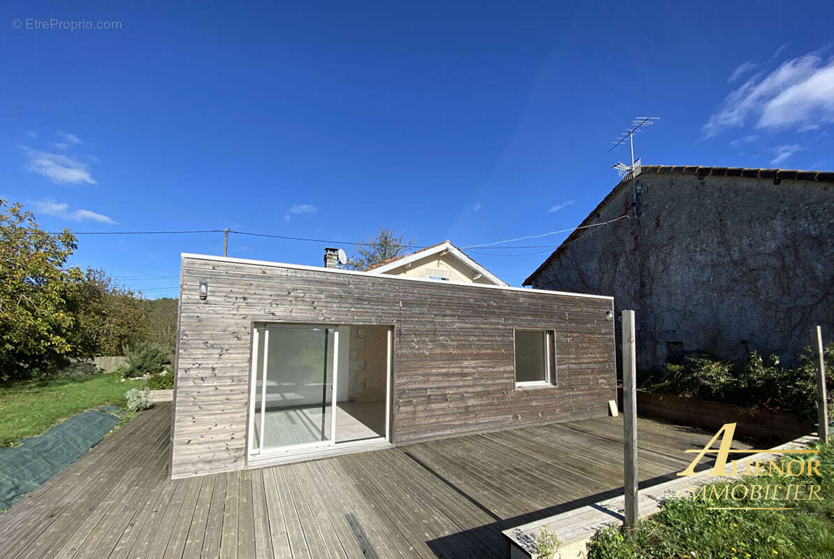 Maison à MENSIGNAC