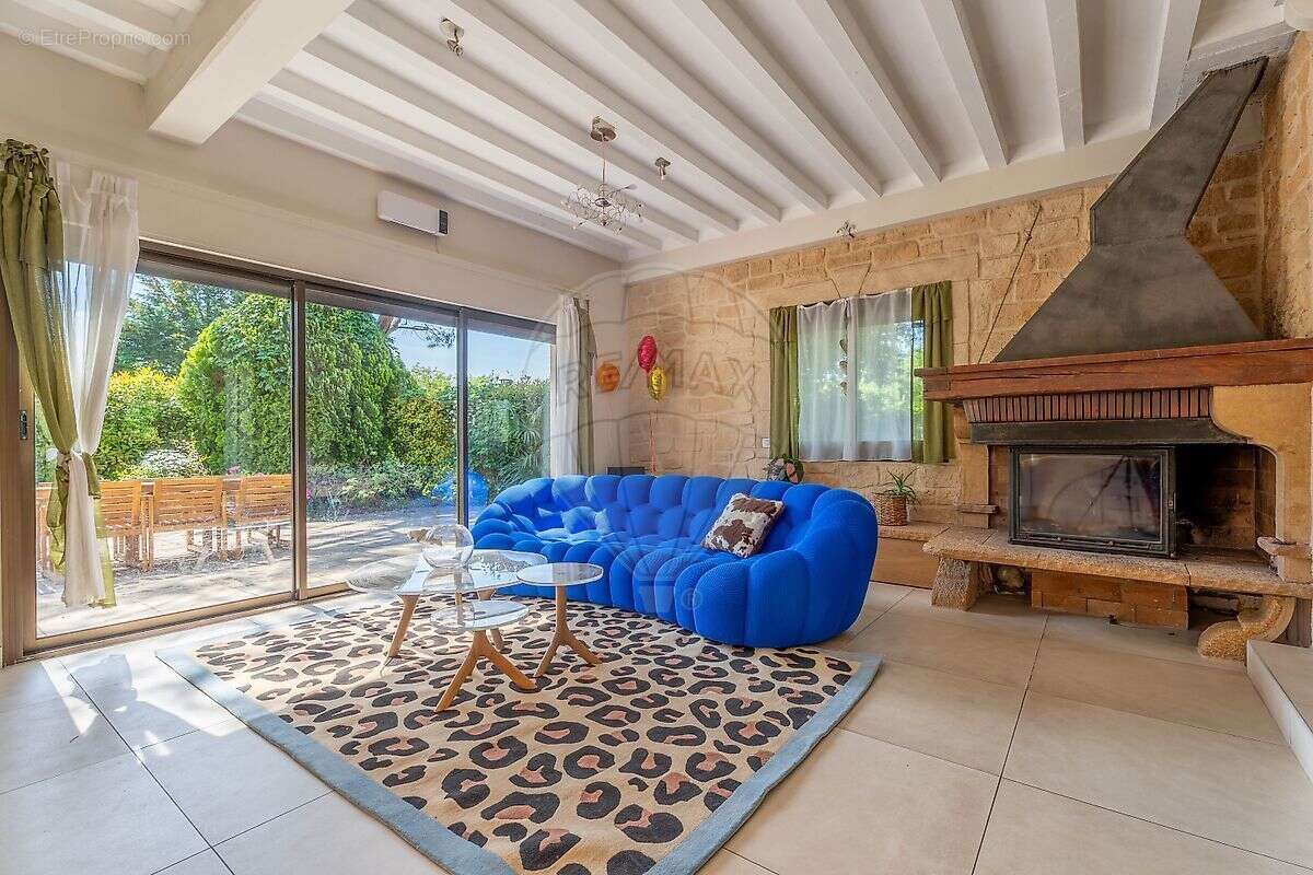 Maison à COLLONGES-AU-MONT-D'OR