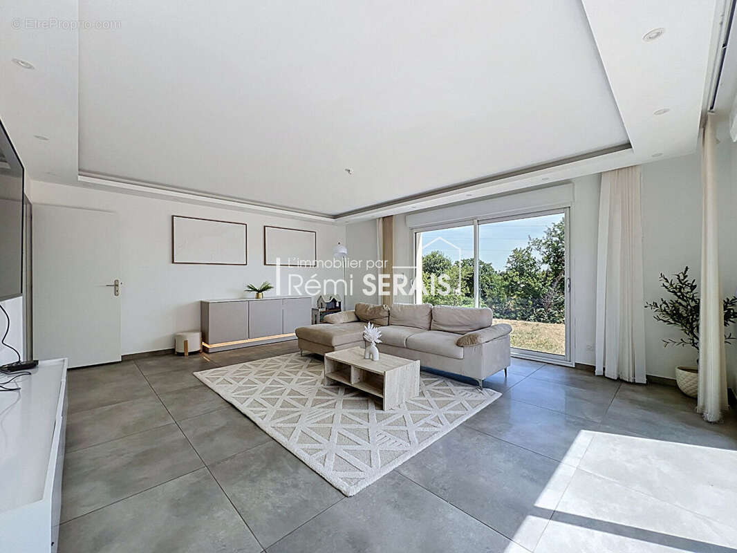 Maison contemporaine à Flers avec sous-sol exceptionnel et prestations modernes - photo 4