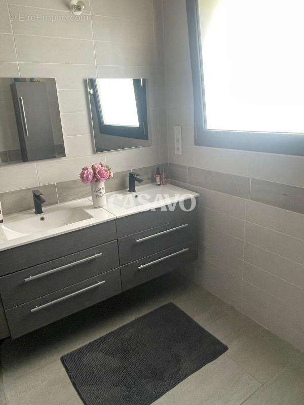 Maison à REVENTIN-VAUGRIS