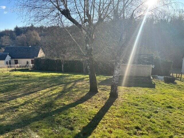 Terrain à CHAMBERET