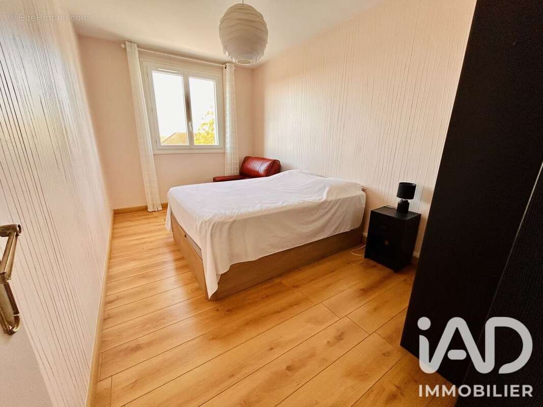 Photo 9 - Appartement à SAINT-JULIEN-LES-VILLAS