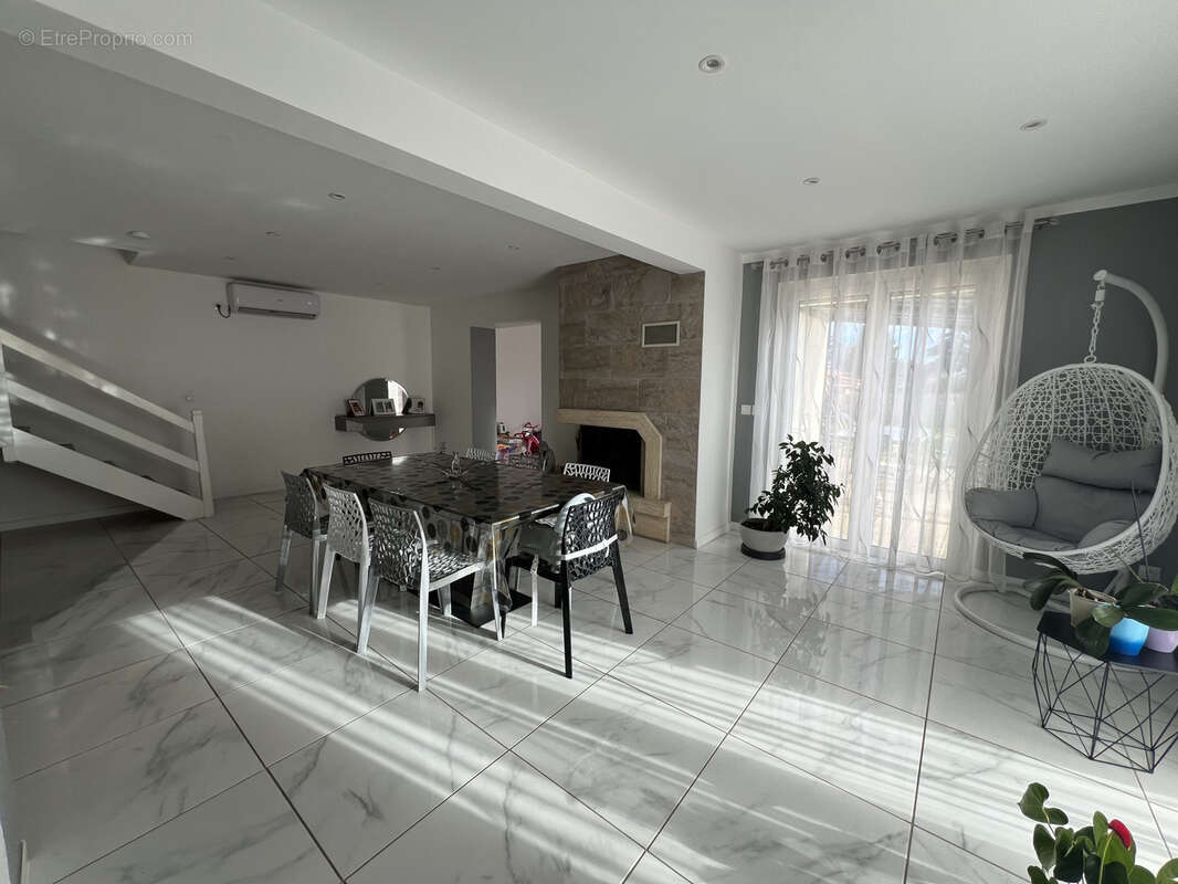 Maison à SAINT-JEAN-DE-FOS