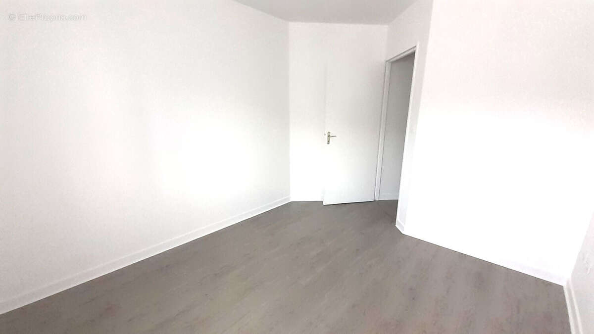 Brest rive gauche , T3 de 63 m² avec balcon dans résidence sénior. - photo 6
