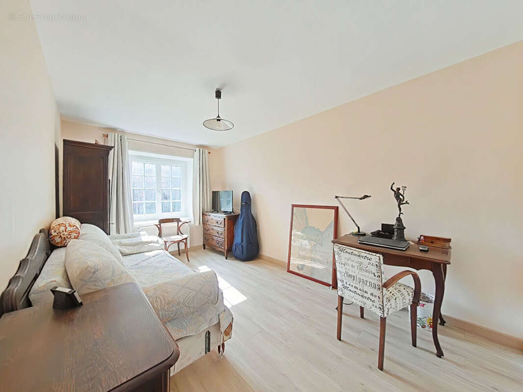 Maison à FONTENAY-LE-FLEURY