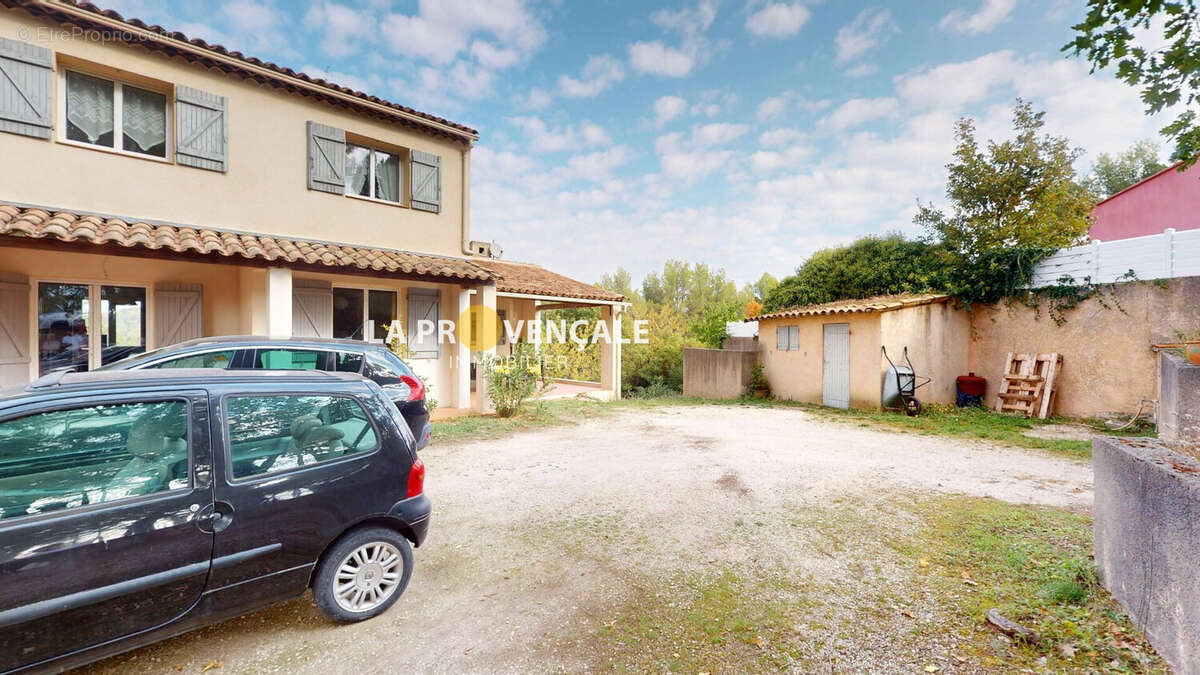 Maison à LA DESTROUSSE