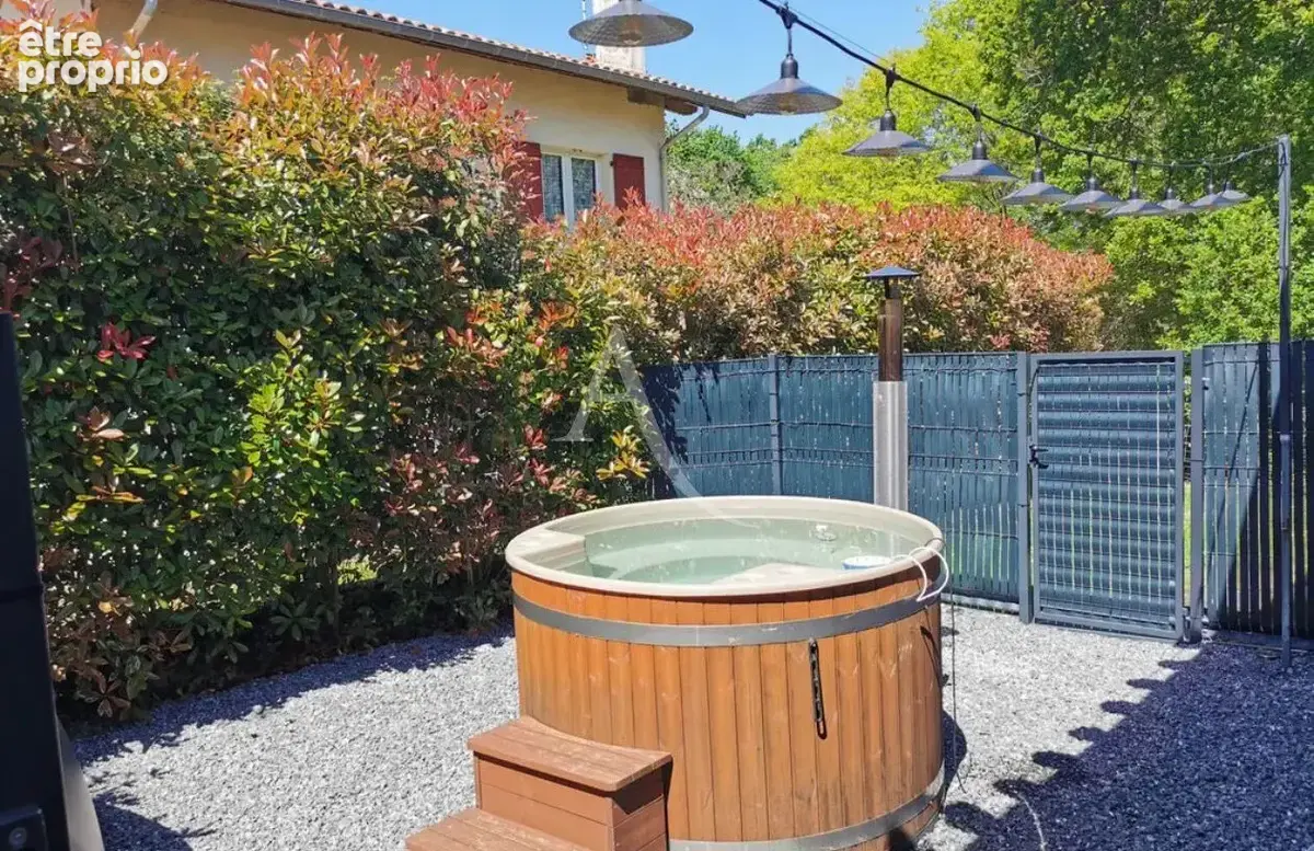 SAINT-MARTIN-DE-SEIGNANX ? Maison 148 m² sur terrain de 1 640 m² ? 2 cuisines ? Spa ? Balnéothérapie ? Panneaux solaires - photo 7
