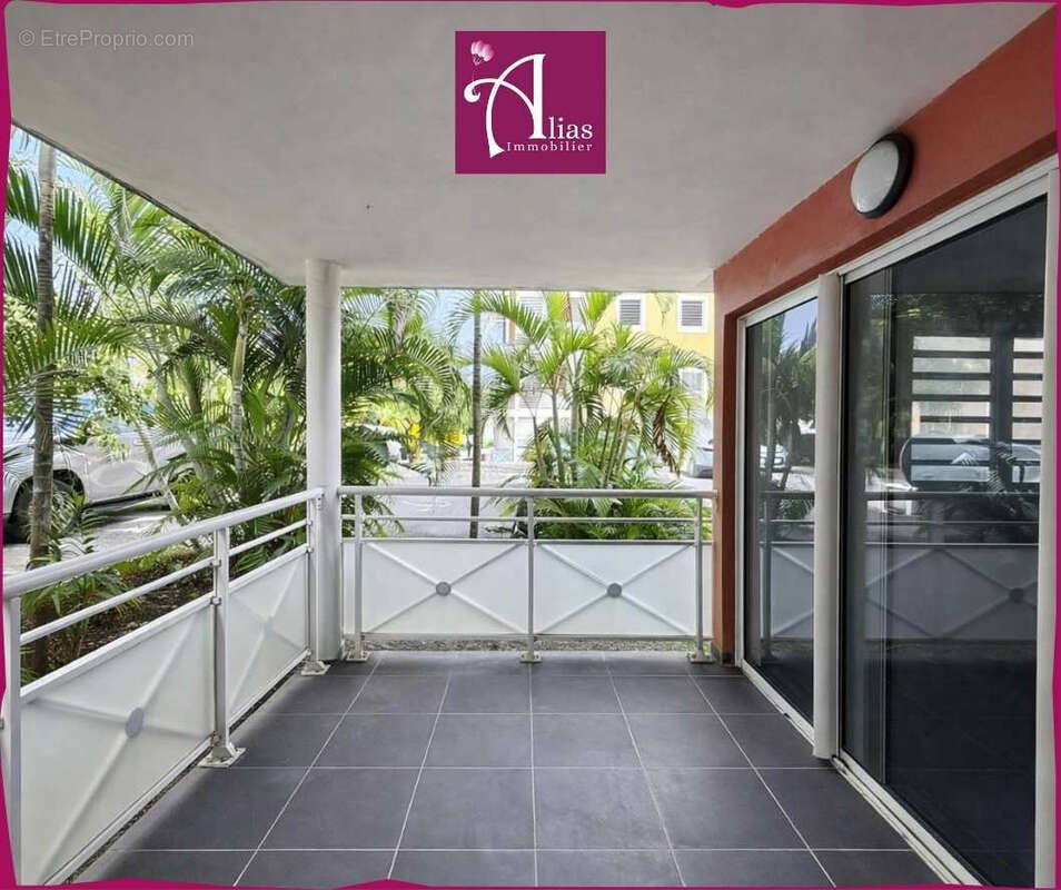 Appartement à LE MOULE