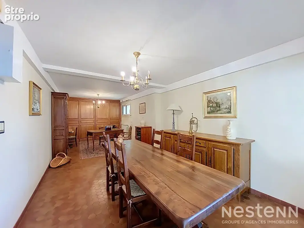 A Vendre Maison de 185 m² avec jardin clôturé dans un quartier résidentiel de Condom. - photo 7