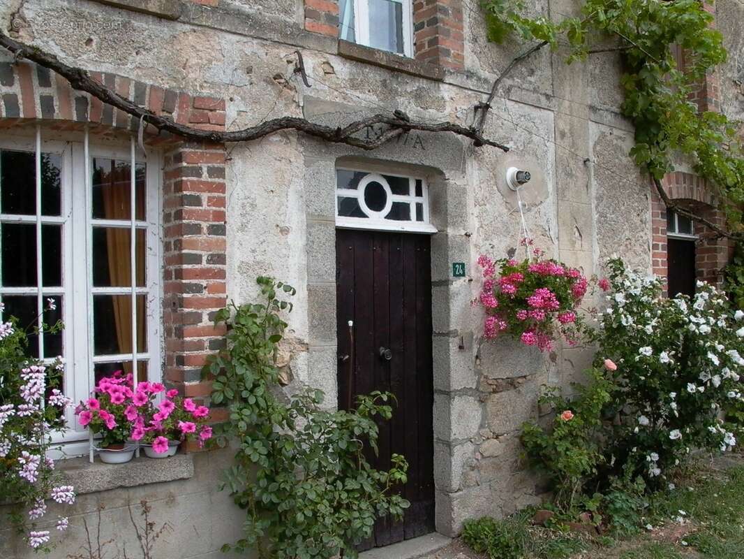 Dpt Creuse (23), à vendre  à Fleurat  maison de 4 pièces de 78 m2 - Grange attenante et terrain de 1289 m2 - photo 9