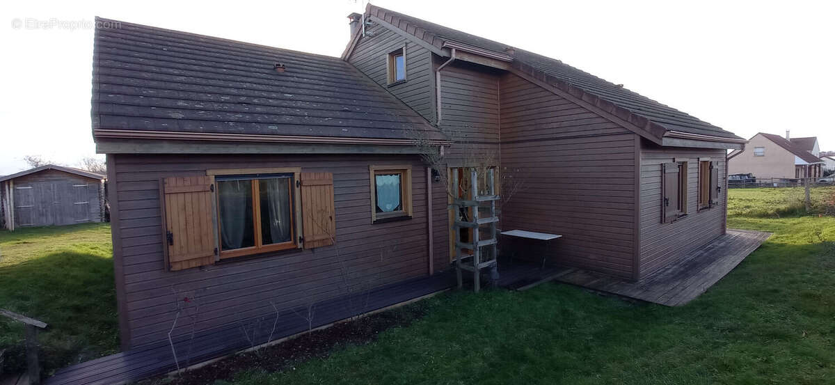 Maison à LIGNEROLLES