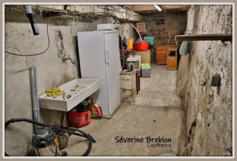 Ancienne ferme rénovée de 190 m², 4 chambres, avec grange, terrain de 11 000m² à Cervières - photo 28