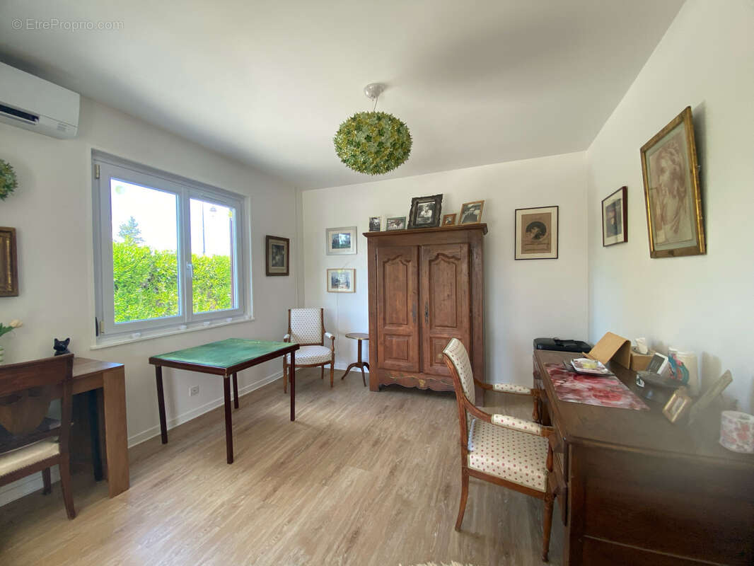 Maison à HOUDAN