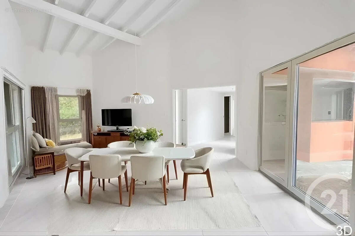 Maison à SAINTE-EULALIE-EN-BORN