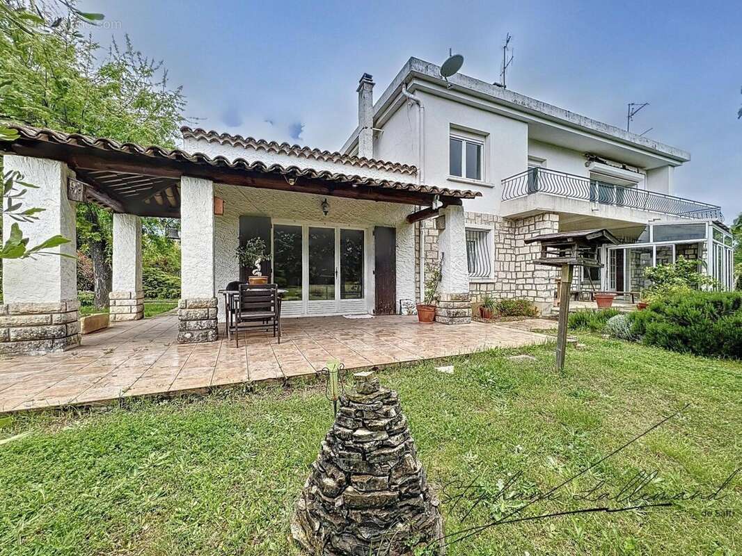 Photo 2 - Maison à SAINT-JULIEN-LES-ROSIERS