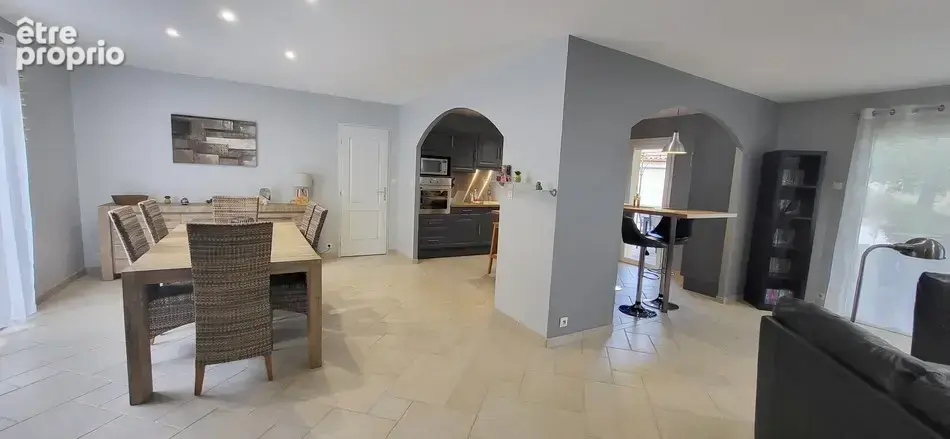 Maison contemporaine avec piscine sur 5 000 m2 de terrain - photo 8