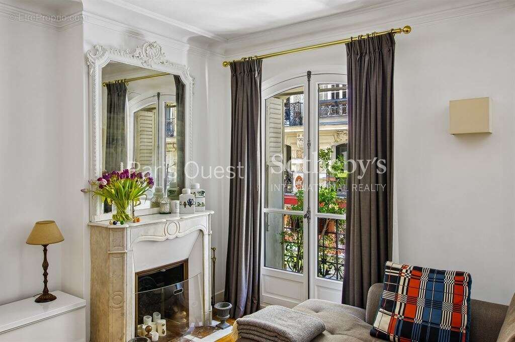 Appartement à PARIS-18E