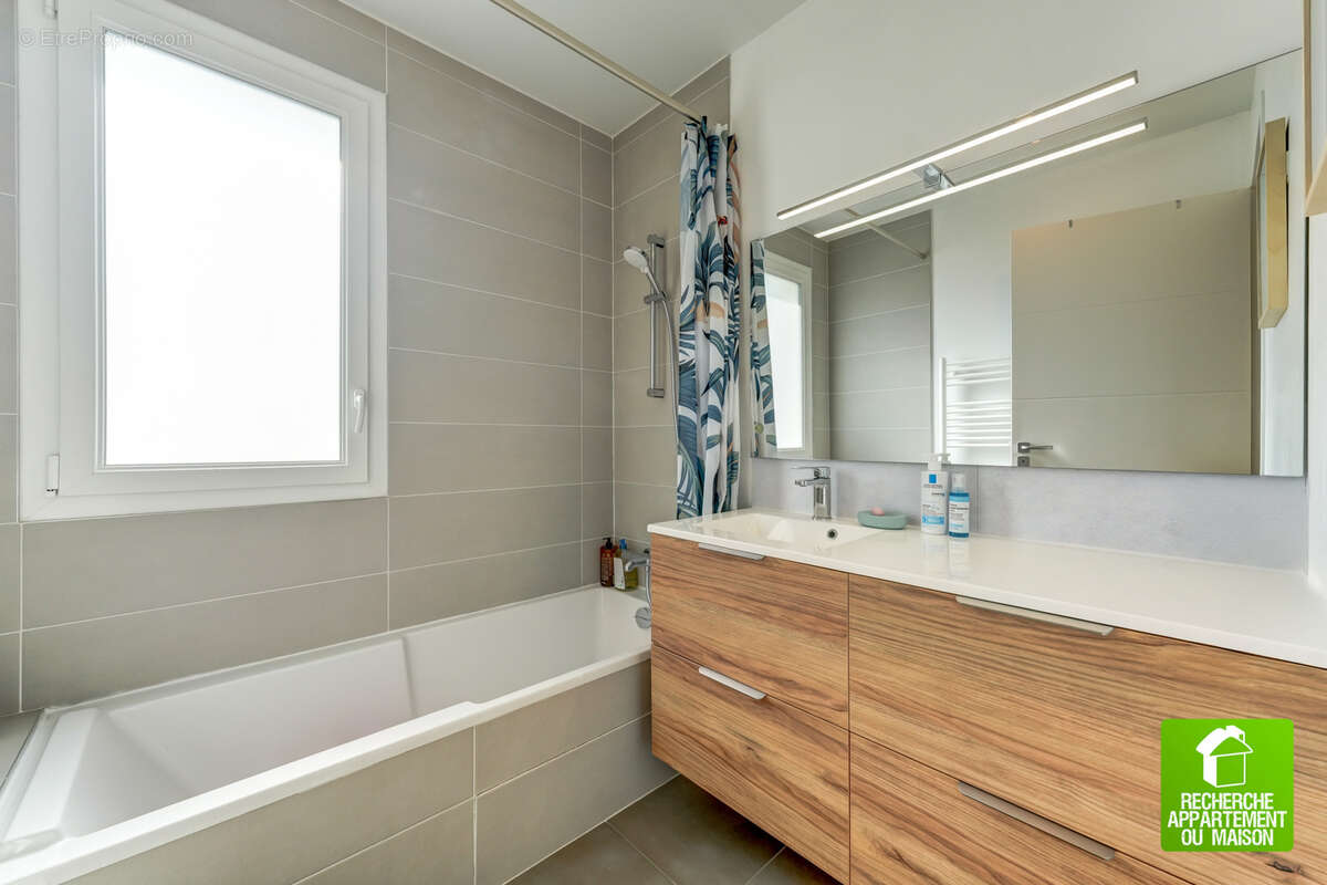 Appartement à BRON