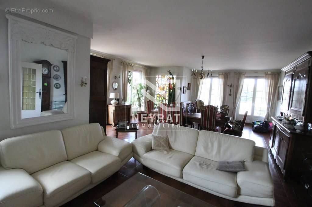 Maison à PIERRE-DE-BRESSE