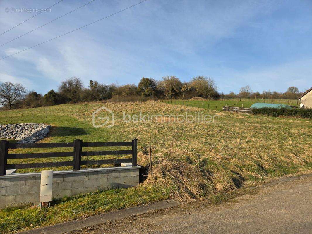 Terrain à ECOUVIEZ