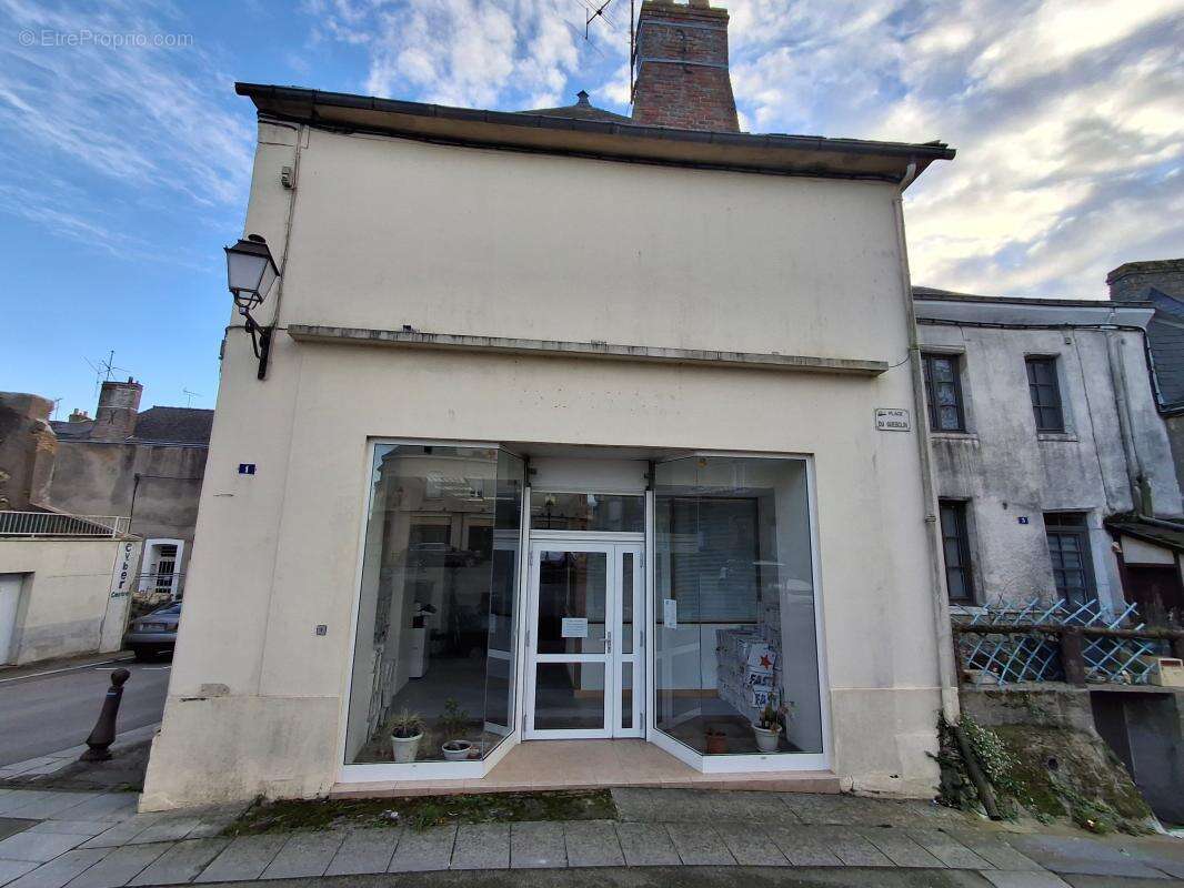 Appartement à POUANCE