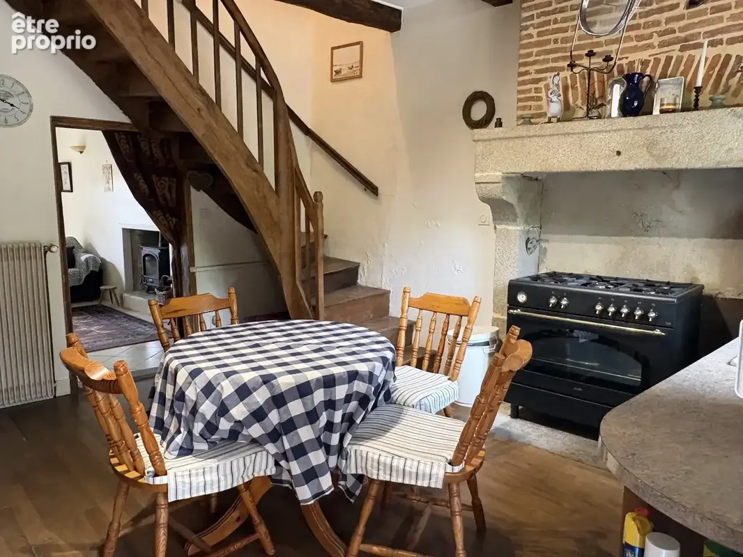 Saint-Mathieu : jolie maison du bourg de 3 pièces avec garage, terrasse et jardin clos - photo 5